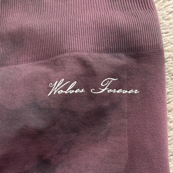 Darc Sport Mauve Tie-Dye Athletic Crop Top & High-Waist Shorts Set - Picture 2 of 7